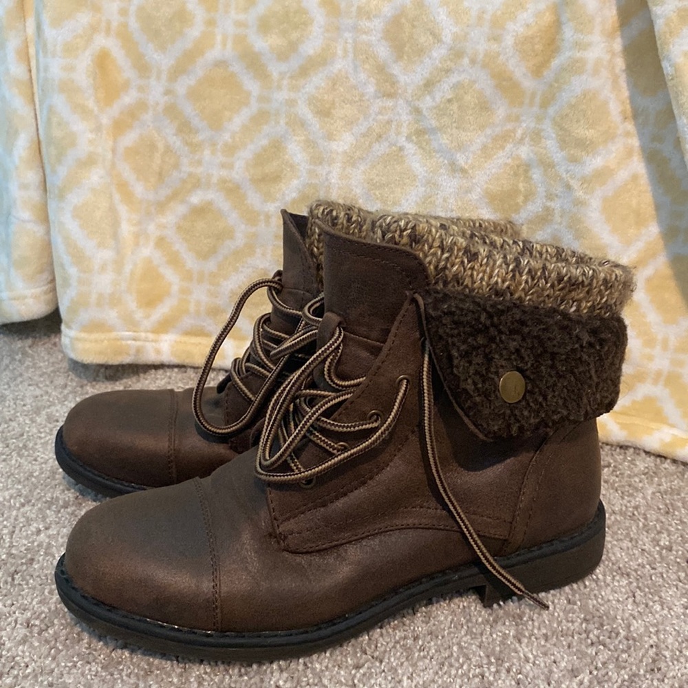 Cliffs by White Mountain Duena booties/boots, size 9; barely worn
